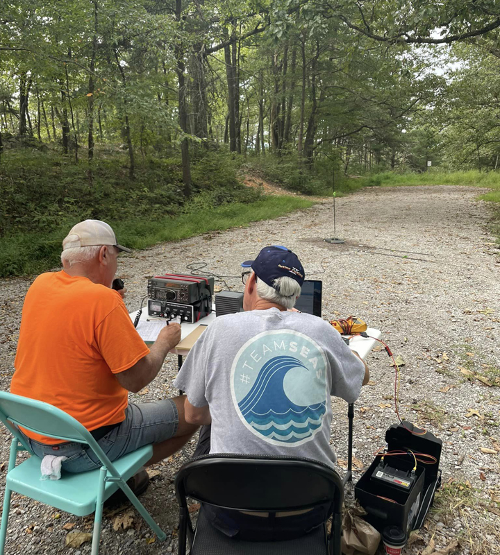 Rodger (N4RDJ) and Phillip (KQ4ETC) working the calls.