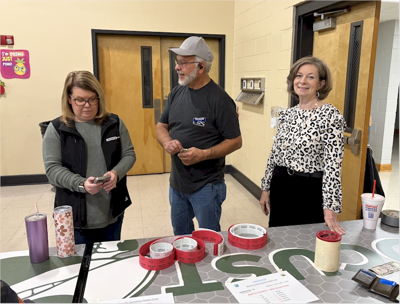 Margie, KG4DXM Billy, and KO4OQB Clara
